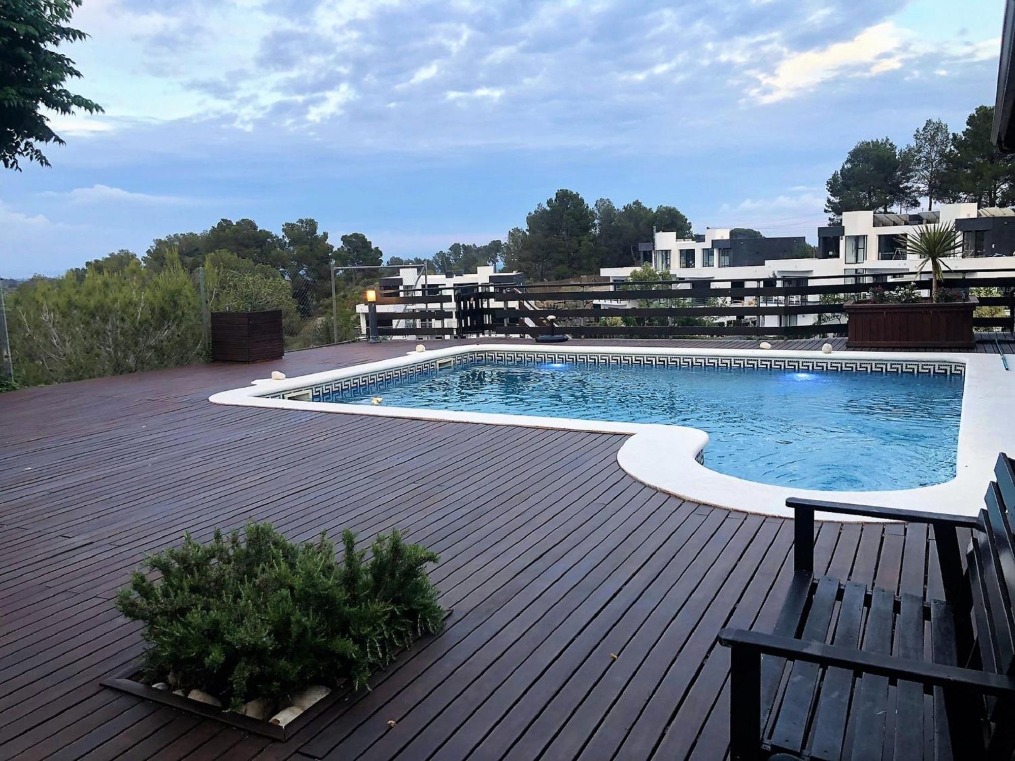 VILLA DU LAC spéciale FAMILLE, piscine et CONFORT Riudecanyes Esterno foto