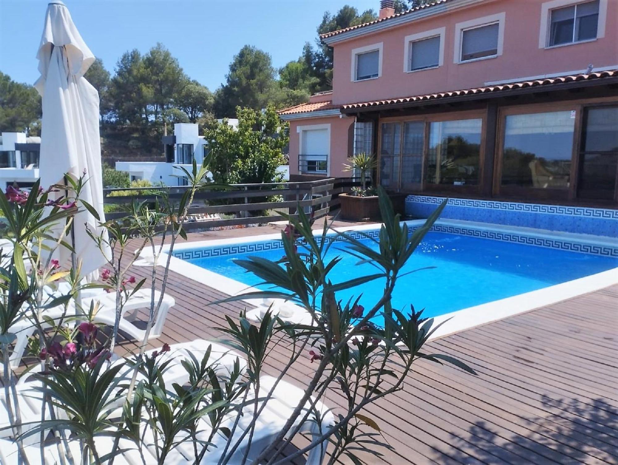VILLA DU LAC spéciale FAMILLE, piscine et CONFORT Riudecanyes Esterno foto